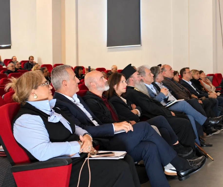 Σέρβια: Ημερίδα για το Κάστρο και συζήτηση για ολοκληρωμένο masterplan 11 Στιγμιότυπο από το Πολιτιστικό Κέντρο Σερβίων