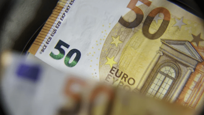 Χαρτονόμισμα των 50 ευρώ - Αυξήσεις επιδομάτων: Θα τη δουν 8 στους 10 δικαιούχους - Το κυβερνητικό σχέδιο