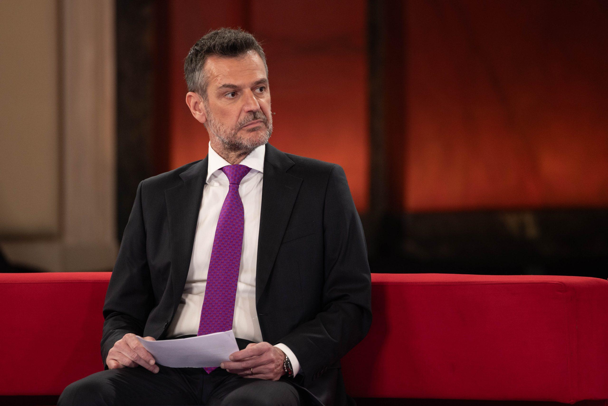 OT FORUM: Oι επενδυτικές ευκαιρίες της ελληνικής αγοράς - Τι σχεδιάζουν HELLENiQ ENERGY και IDEAL HOLDINGS 5 OT FORUM: Oι επενδυτικές ευκαιρίες της ελληνικής αγοράς - Τι σχεδιάζουν HELLENiQ ENERGY και IDEAL HOLDINGS