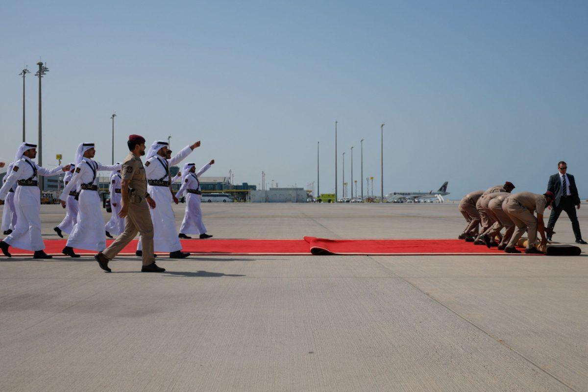 Τραμπ: Συμφωνίες ΗΠΑ και Κατάρ για άμυνα και αερομεταφορές, 200 δισ. για Boeing - Η εντυπωσιακή υποδοχή 5 Τραμπ: Συμφωνίες ΗΠΑ και Κατάρ για άμυνα και αερομεταφορές, 200 δισ. για Boeing - Η εντυπωσιακή υποδοχή