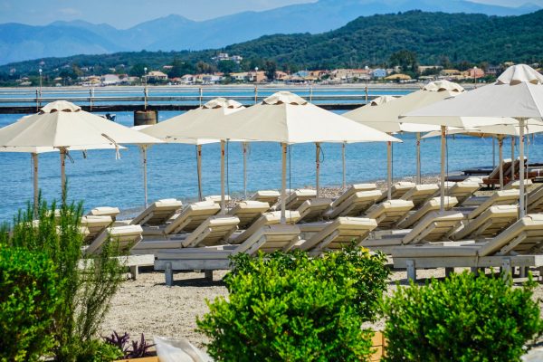 Αιγιαλός - παραλία: Με μεζούρα και κορδέλες αντί για drones οι έλεγχοι - Χιλιάδες καταγγελίες για παρατυπίες 3 Αιγιαλός - παραλία: Με μεζούρα και κορδέλες αντί για drones οι έλεγχοι - Χιλιάδες καταγγελίες για παρατυπίες