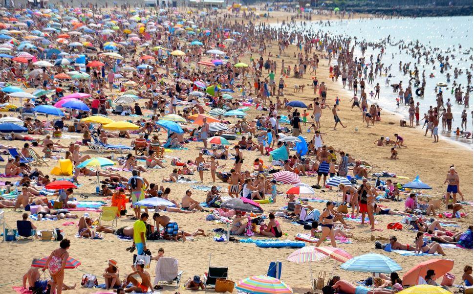 Υπερτουρισμός: Πώς αδειάζει τις πόλεις – Πού πηγαίνουν οι μόνιμοι κάτοικοι; 5 Υπερτουρισμός: Πώς αδειάζει τις πόλεις – Πού πηγαίνουν οι μόνιμοι κάτοικοι;