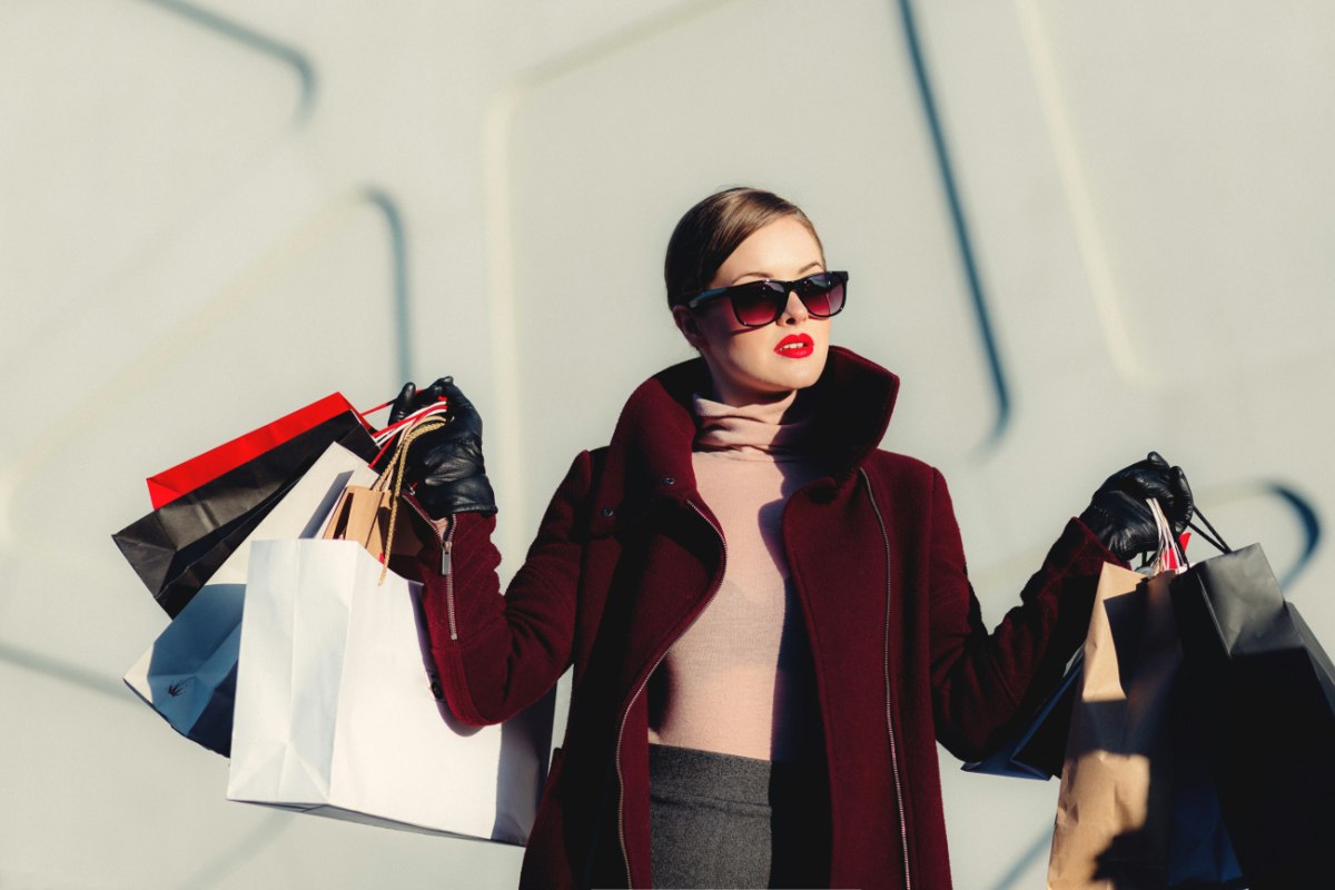 Black Friday: Ξέρουμε τι κάνει στο πορτοφόλι μας - Τι κάνει όμως στον εγκέφαλό μας; 3 Black Friday: Ξέρουμε τι κάνει στο πορτοφόλι μας - Τι κάνει όμως στον εγκέφαλό μας;