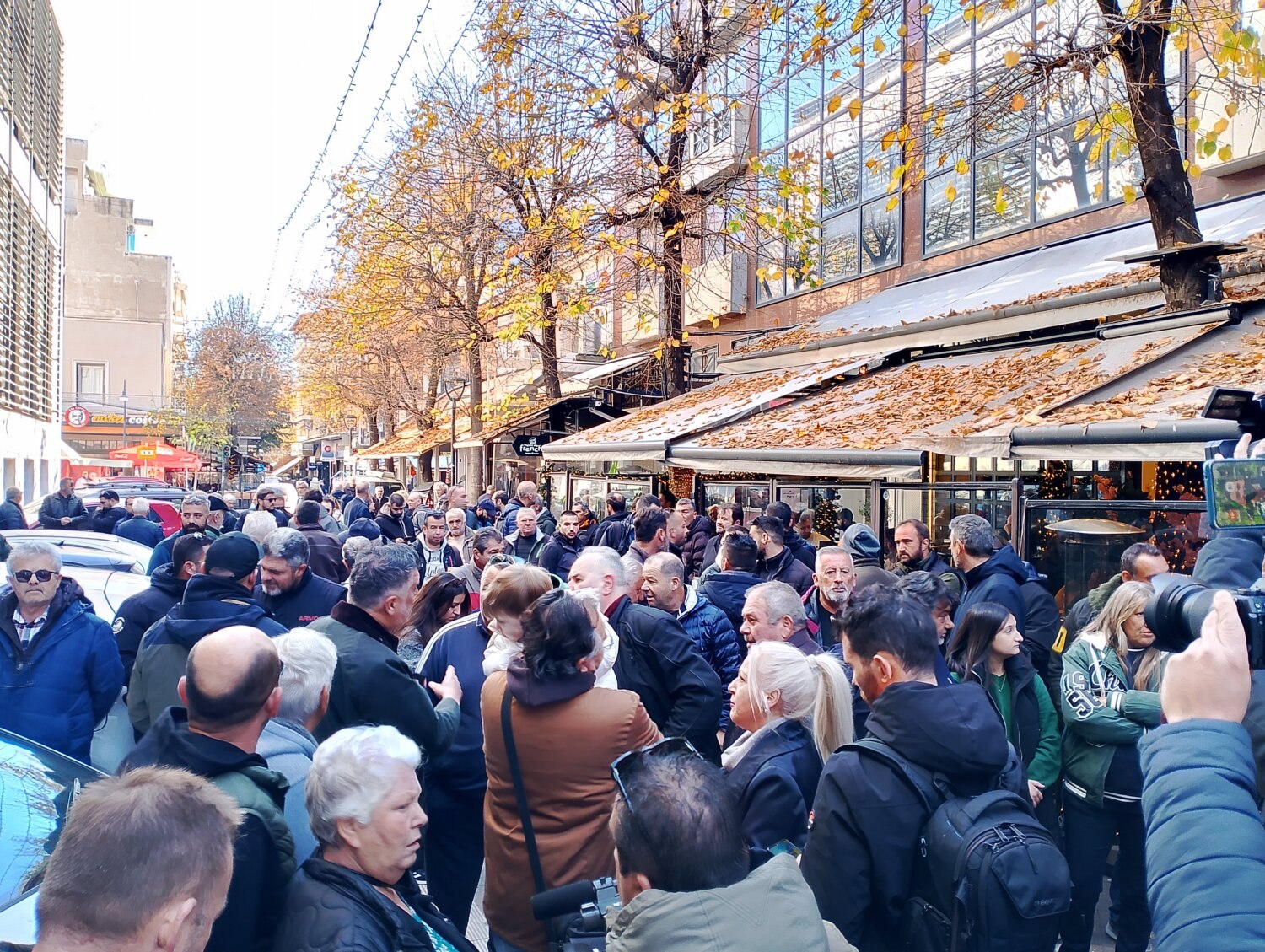 Αγρότες: Αιφνιδιαστικό μπλόκο στα Μάλγαρα και συμβολικός αποκλεισμός των διοδίων - Ένταση στα δικαστήρια της Λάρισας 3 Αγρότες: Αιφνιδιαστικό μπλόκο στα Μάλγαρα και συμβολικός αποκλεισμός των διοδίων - Ένταση στα δικαστήρια της Λάρισας