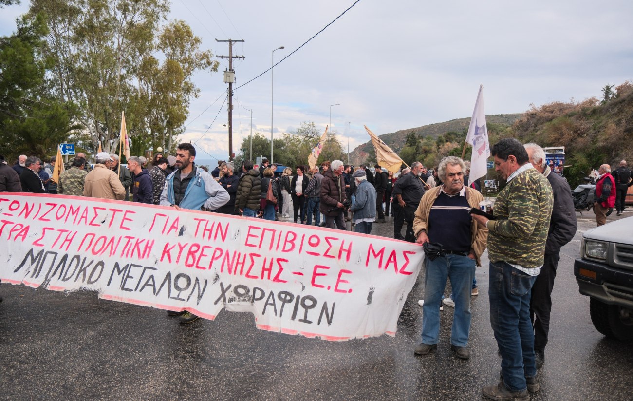 Χριστούγεννα στα μπλόκα υπόσχονται οι αγρότες - Κλιμακώνουν τον αγώνα και αυξάνουν την πίεση στην κυβέρνηση
