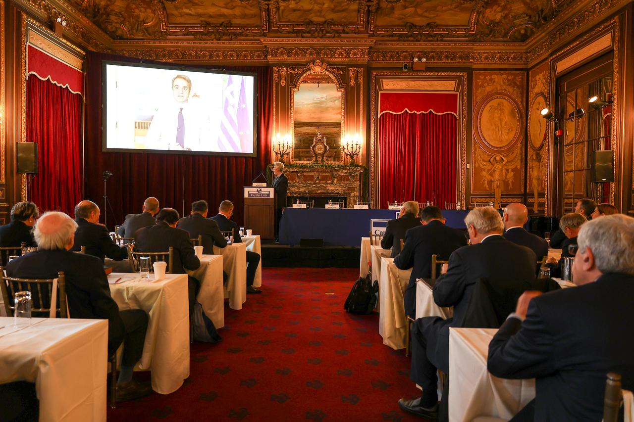 Capital Link: Συζήτηση Στρογγυλής Τραπέζης με τη συμμετοχή Ελλήνων υπουργών και διεθνών επενδυτών 3 Capital Link