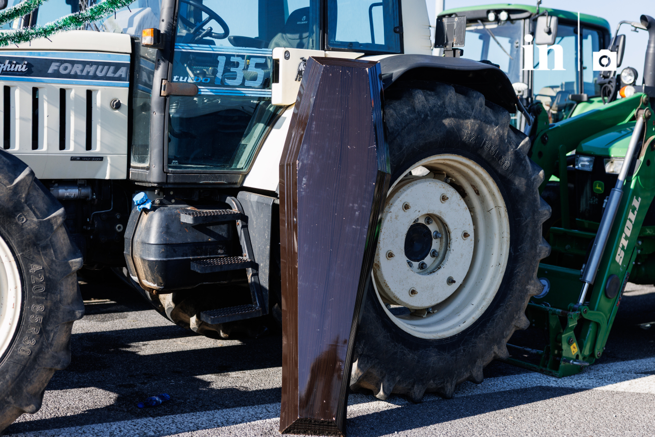 Το in στο μπλόκο της Νίκαιας: Ξεκάθαροι οι αγρότες απέναντι στις διασπαστικές κινήσεις που «αγκάλιασε» το Μαξίμου 6 Το in στο μπλόκο της Νίκαιας: Ξεκάθαροι οι αγρότες απέναντι στις διασπαστικές κινήσεις που «αγκάλιασε» το Μαξίμου