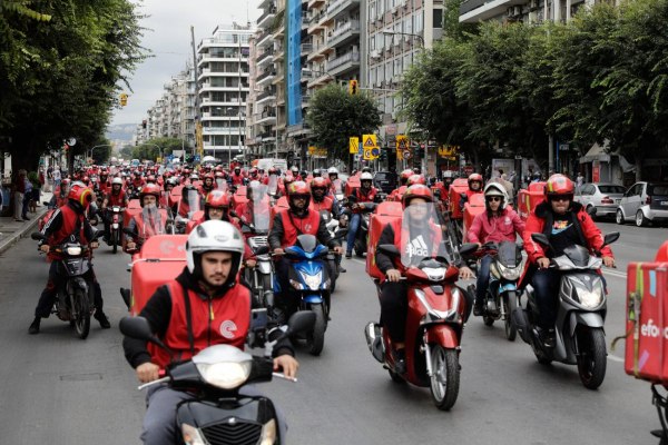 Δεκαπλασιάστηκαν τα delivery από το 2020 - Εργαζόμενοι στις πλατφόρμες ή «αφεντικά του εαυτού τους»; 4 Δεκαπλασιάστηκαν τα delivery από το 2020 - Εργαζόμενοι στις πλατφόρμες ή «αφεντικά του εαυτού τους»;