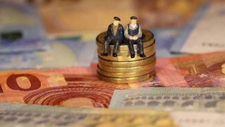 Ελεύθεροι επαγγελματίες και αγρότες σε τροχιά φτωχοποίησης – 400.000 κινδυνεύουν να μείνουν ανασφάλιστοι 3 Ελεύθεροι επαγγελματίες και αγρότες σε τροχιά φτωχοποίησης – 400.000 κινδυνεύουν να μείνουν ανασφάλιστοι