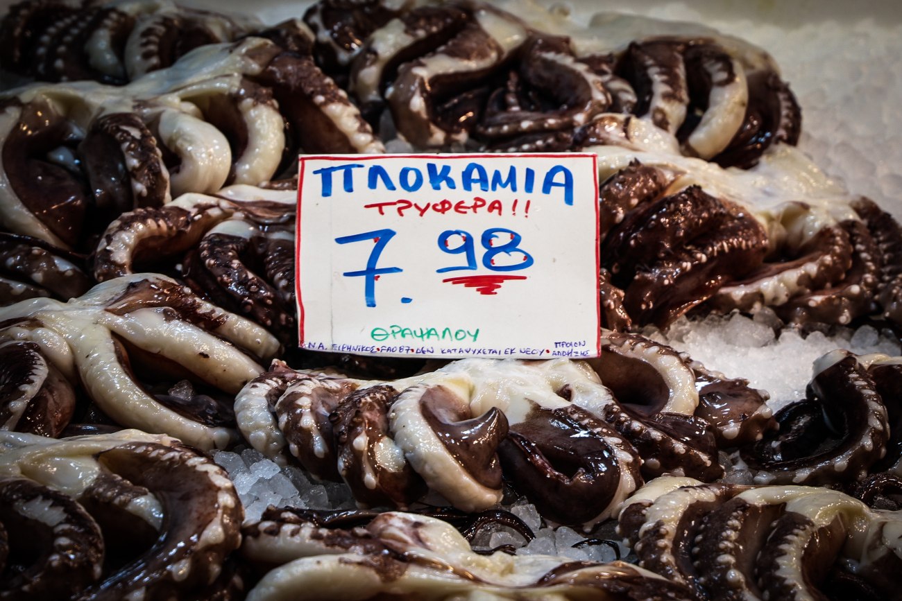 Καθαρά Δευτέρα: Ανοιχτή μέχρι το μεσημέρι η Βαρβάκειος - Πλήθος κόσμου στην αγορά 2 Καθαρά Δευτέρα: Ανοιχτή μέχρι το μεσημέρι η Βαρβάκειος - Πλήθος κόσμου στην αγορά