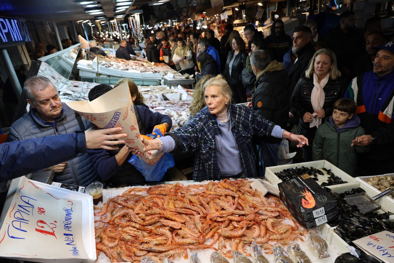 Καθαρά Δευτέρα: Ανοιχτή μέχρι το μεσημέρι η Βαρβάκειος - Πλήθος κόσμου στην αγορά 7 Καθαρά Δευτέρα: Ανοιχτή μέχρι το μεσημέρι η Βαρβάκειος - Πλήθος κόσμου στην αγορά
