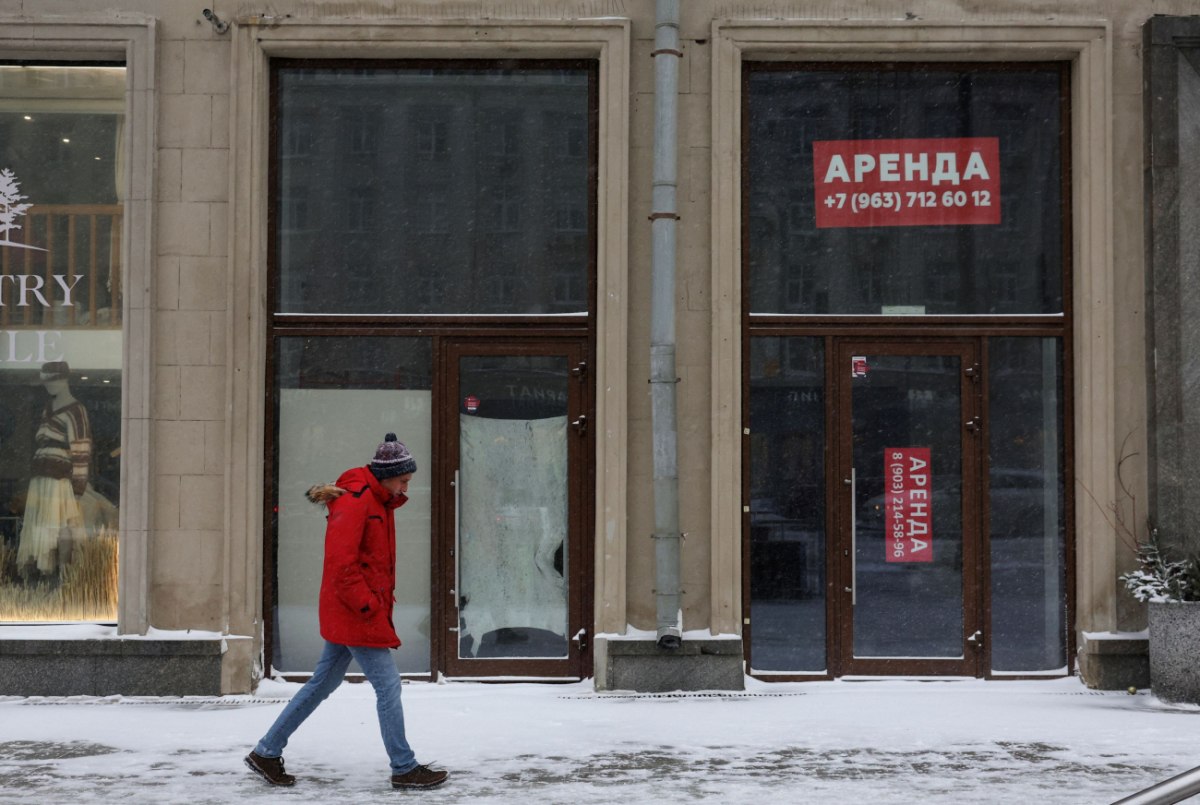 Σφίγγοντας το ζωνάρι στη Ρωσία - Άδεια πορτοφόλια και ψυγεία για τον πόλεμο του Πούτιν