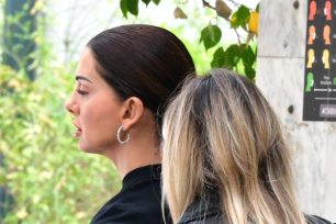Σταματίνα Τσιμτσιλή: Επίσκεψη στο νοσοκομείο «Ευαγγελισμός» για τον σύζυγο της Τίνας Μεσσαροπούλου 4 Σταματίνα Τσιμτσιλή στο νοσοκομείο
