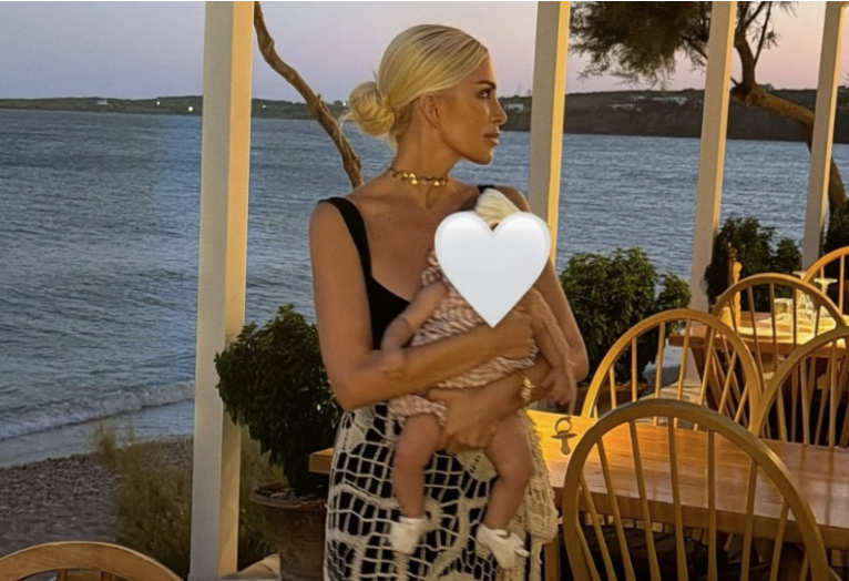 Κατερίνα Καινούργιου: Το πιο όμορφο καλοκαίρι της ζωής της – Οι τρυφερές φωτογραφίες με την κόρη της στην Πάρο