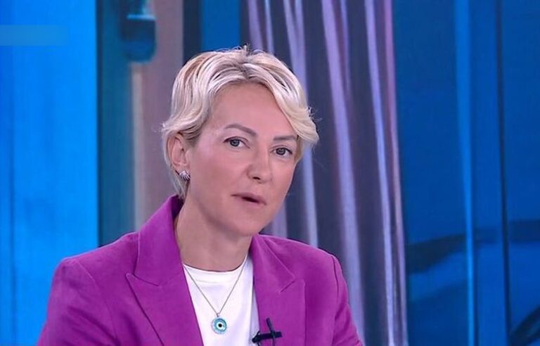 Σδούκου: Καταρρίπτει τις κριτικές Τσίπρα για υπερφορολόγηση και προειδοποιεί για συνέπειες