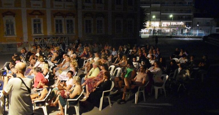 Φλώρινα: Με το «Γέλιο Service – Summer Edition» ολοκληρώθηκε το Πολιτιστικό Καλοκαίρι 2026