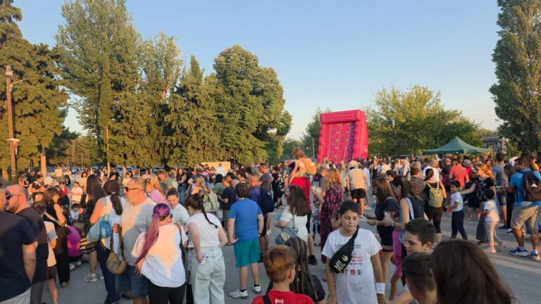 Κοζάνη: Με χρωματοπόλεμο, παιχνίδια και DJ party ολοκληρώθηκε η «Τροχιά ’26» στον ΟΣΕ