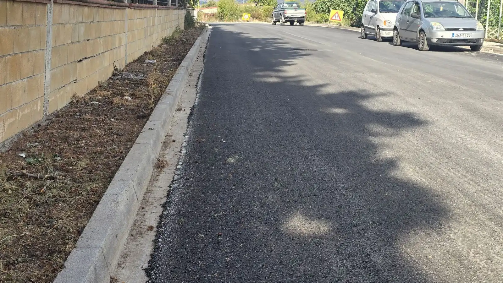 Εργασίες ασφαλτόστρωσης στον Περιφερειακό Οδικό Άξονα του Κρόκου