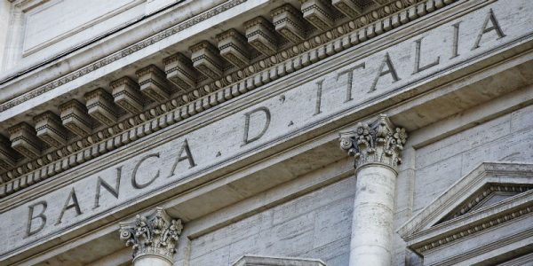 Η άνοδος των επιτοκίων γεννά εφιάλτες για το ιταλικό χρέος