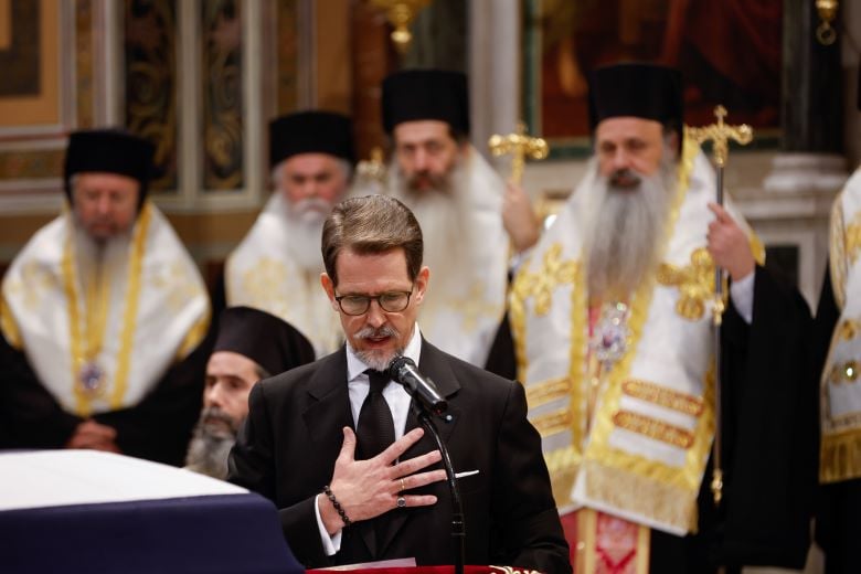 Πόσο έχουν βάση τα σενάρια για μόνιμη εγκατάσταση στην Αθήνα του γιου του τέως βασιλιά Κωνσταντίνου, Παύλου