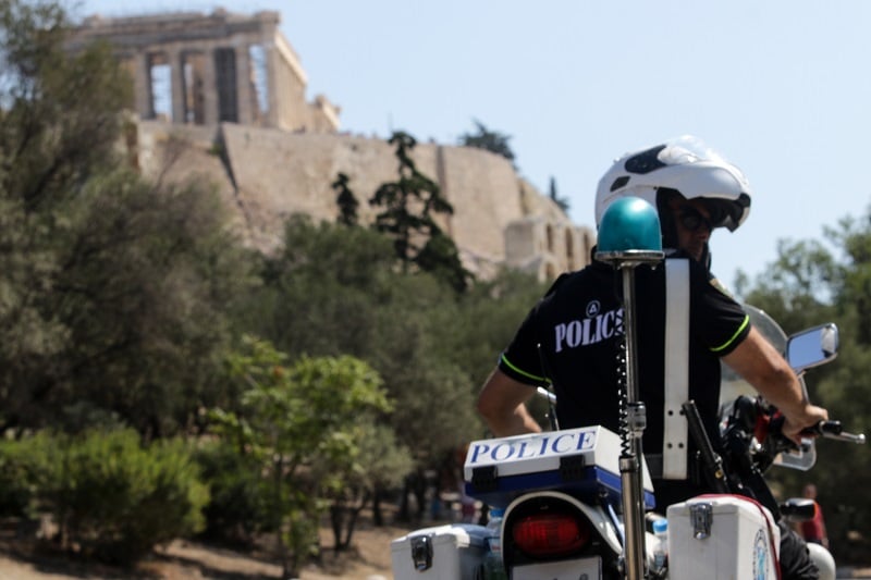 Συνελήφθη 38χρονος για ληστεία σε βάρος ανηλίκων στην Ακρόπολη