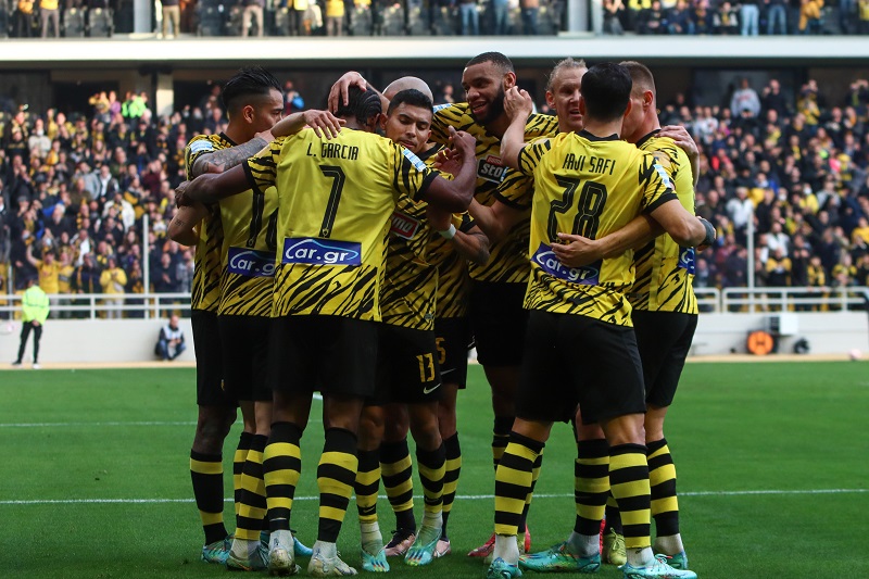 Super League: Με «τεσσάρα» η ΑΕΚ επί του Παναιτωλικού σταθερά στην 2η θέση