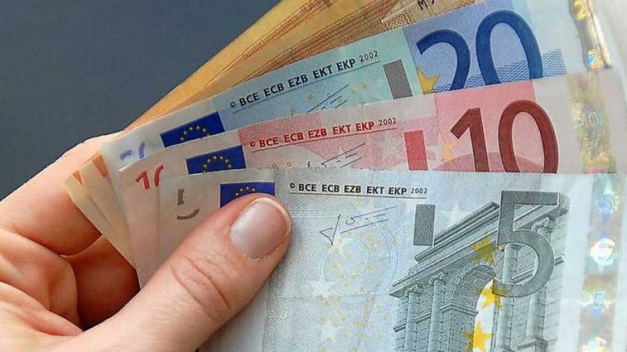 Ποιοι άνεργοι δικαιούνται την ενίσχυση των 300 ευρώ