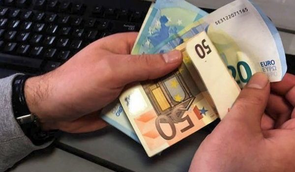 Κατώτατος μισθός: Κατατέθηκε η τροπολογία – Τι περιλαμβάνει