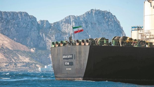 Ο στόλος – «φάντασμα» του Ιράν μεταφέρει ρωσικό πετρέλαιο
