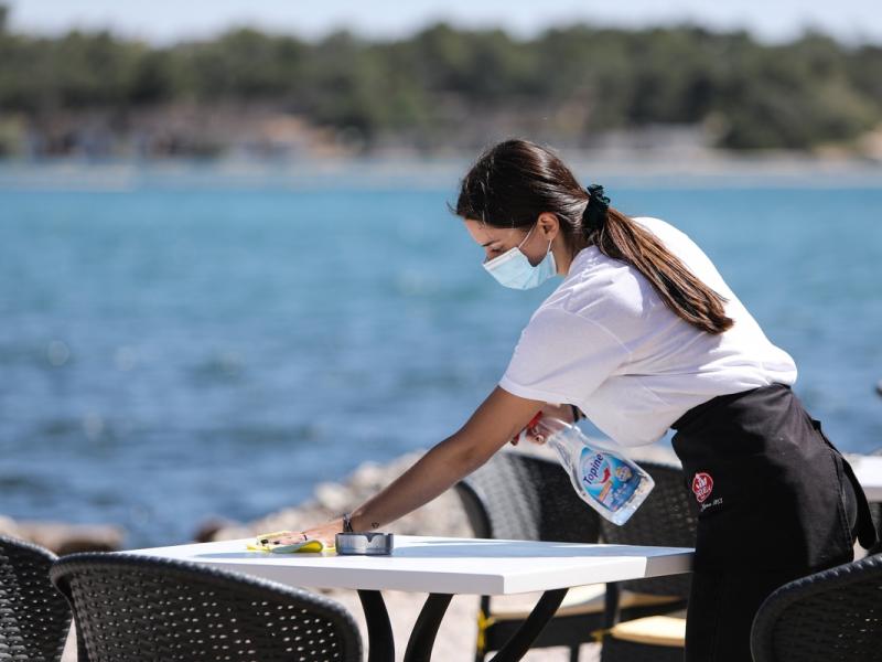 Θέσεις εργασίας στον τουρισμό: 80.000 αλλοδαπούς από Ασία ζητούν οι ξενοδόχοι