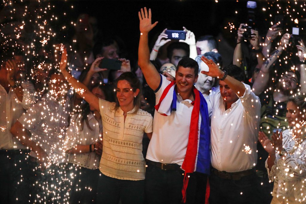 Παραγουάη: Νέος πρόεδρος εκλέγεται ο δεξιός Σαντιάγο Πένια