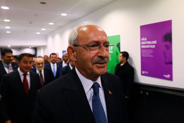 Εκλογές στην Τουρκία: Έτοιμοι να κερδίσουν στον δεύτερο γύρο δηλώνουν Ερντογάν και Κιλιτσντάρογλου - Τα αποτελέσματα