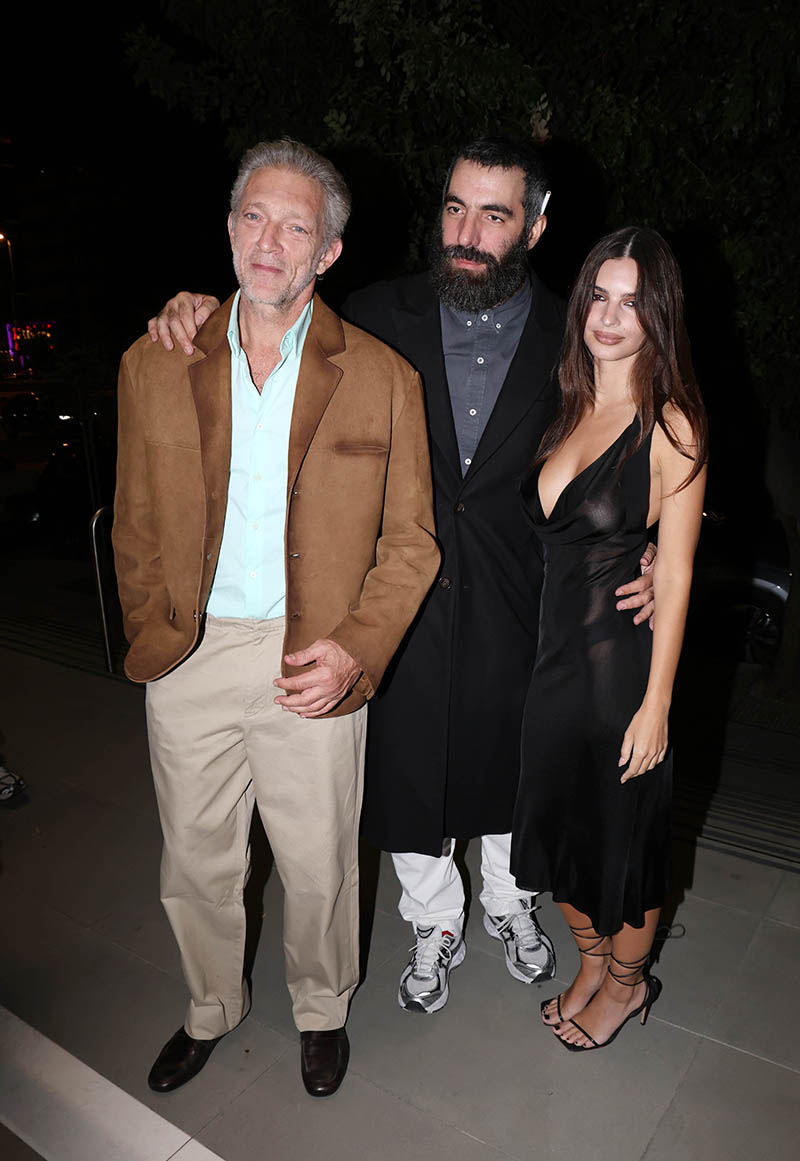 Emily Ratajkowski: Total black εμφάνιση στην ελληνική πρεμιέρα του «Sacrifice» 1 Η Emily Ratajkowski στην ελληνική πρεμιέρα της ταινίας «Sacrifice»
