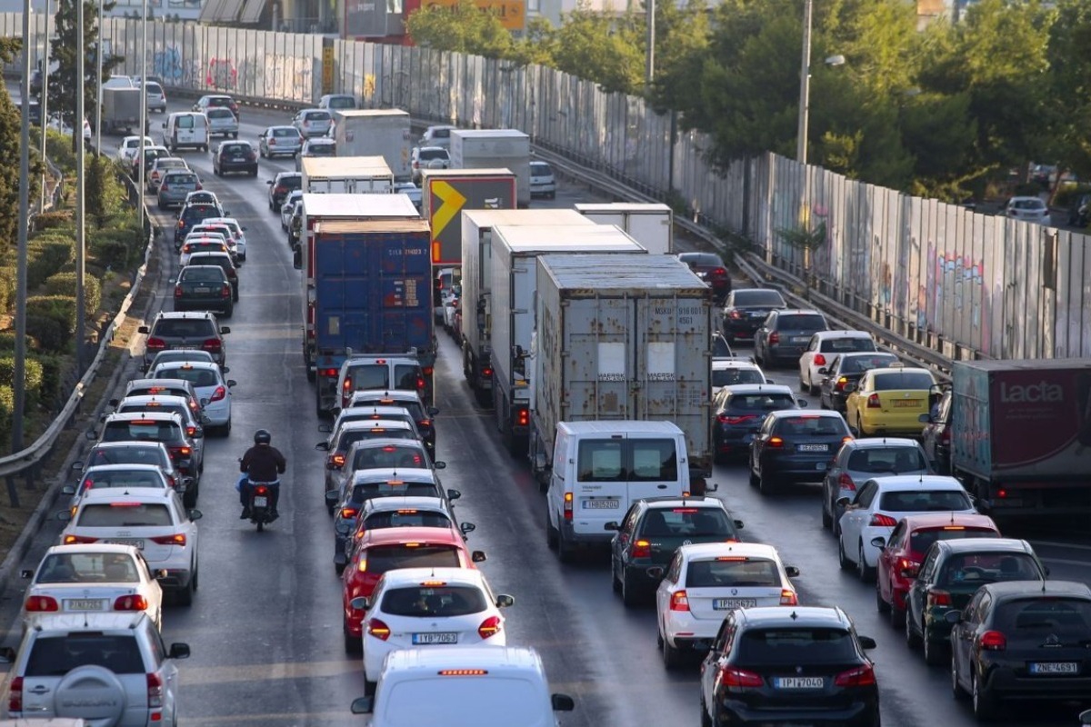 Έπεσαν χώματα στον Κηφισό στο ύψος της Νέας Φιλαδέλφειας