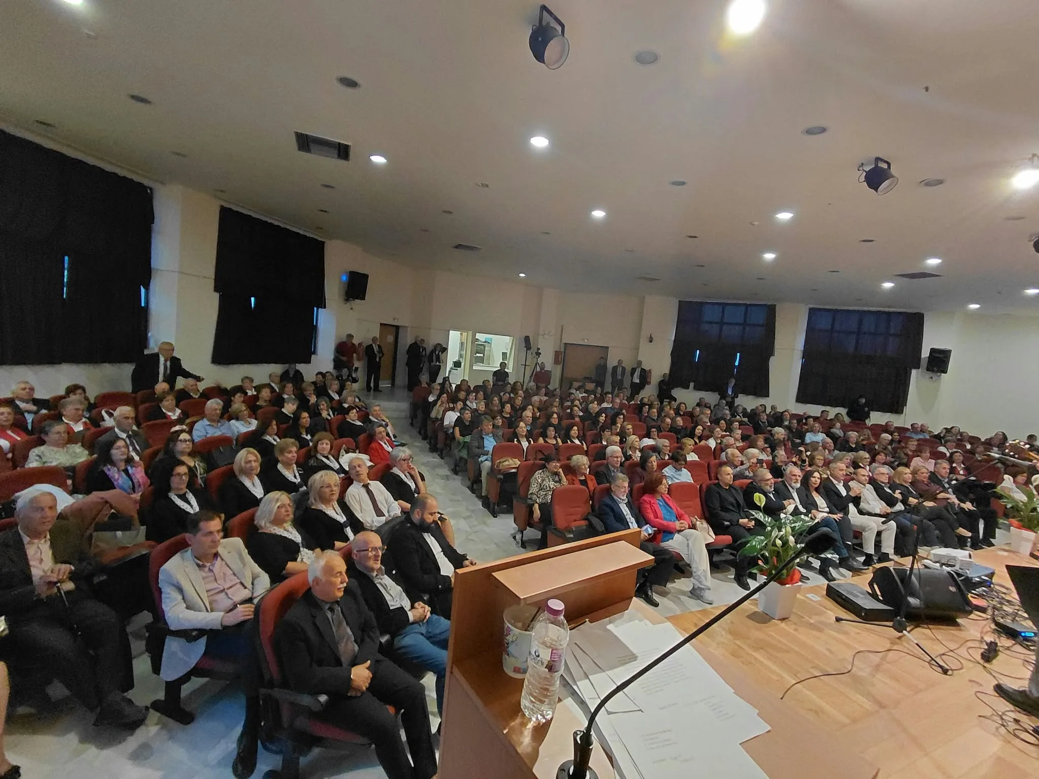 Πτολεμαΐδα: Η 16η Συνάντηση Χορωδιών τίμησε τον Διονύση Σαββόπουλο 1 Πτολεμαΐδα: Η 16η Συνάντηση Χορωδιών τίμησε τον Διονύση Σαββόπουλο