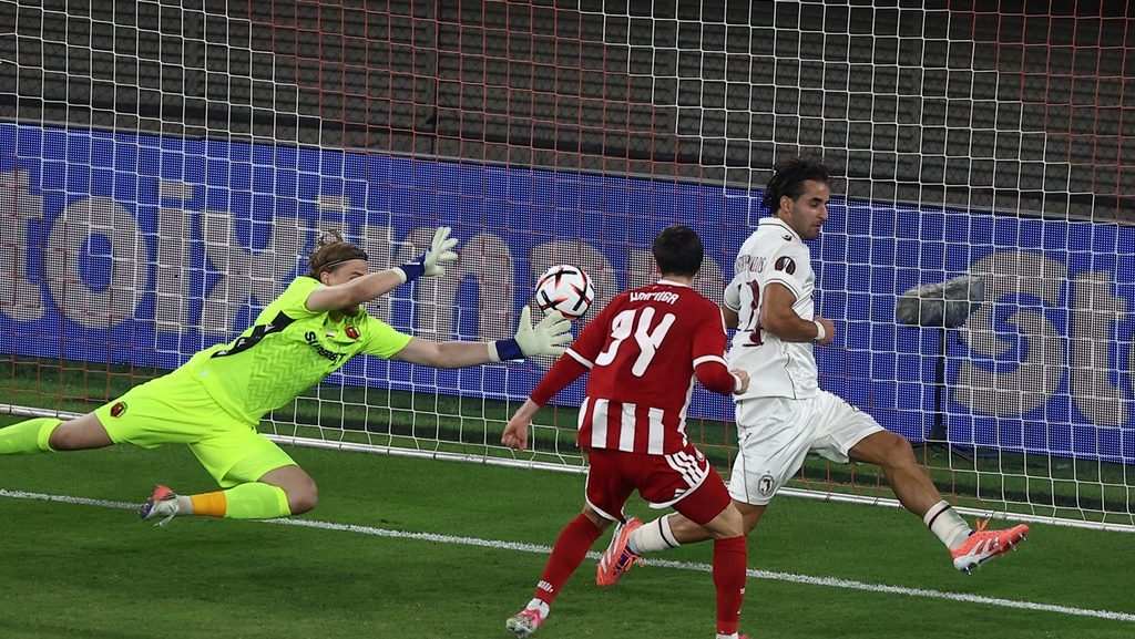 Ολυμπιακός: Ανατροπή και νίκη 2-1 επί της Γιαγκελόνια στο Καραϊσκάκη 1 Ένας παθιασμένος Ολυμπιακός υπέταξε τη Γιαγκελόνια με ανατροπή