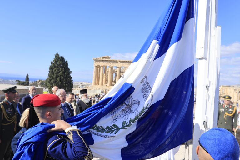 82 χρόνια από την Απελευθέρωση της Αθήνας – Στις 11 η έπαρση της σημαίας στην Ακρόπολη