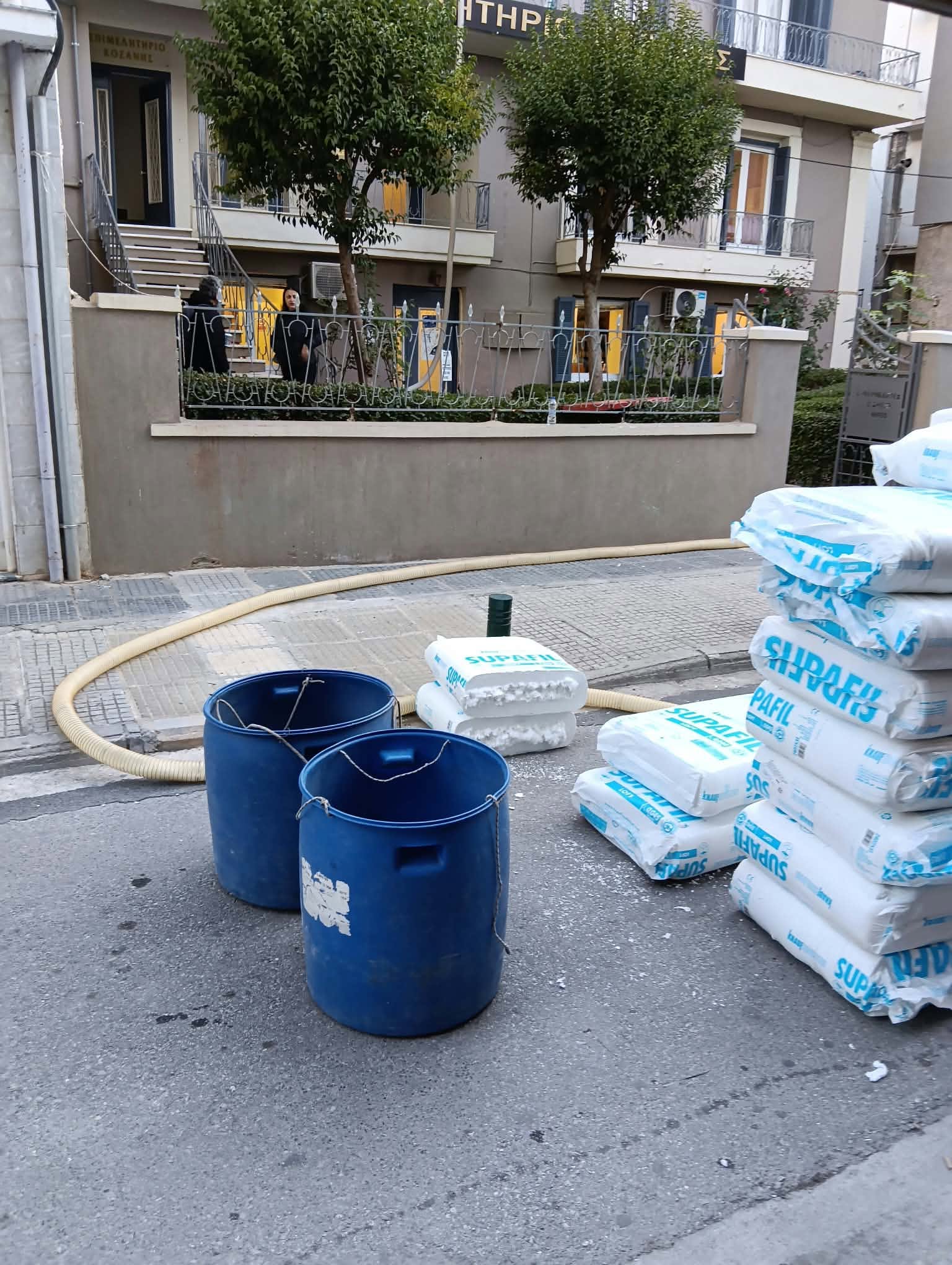 Κοζάνη: Σε εξέλιξη οι εργασίες ενεργειακής αναβάθμισης του κτιρίου του ΕΒΕ Κοζάνηςેણ 1 Παρεμβάσεις στο κτίριο του ΕΒΕ Κοζάνης
