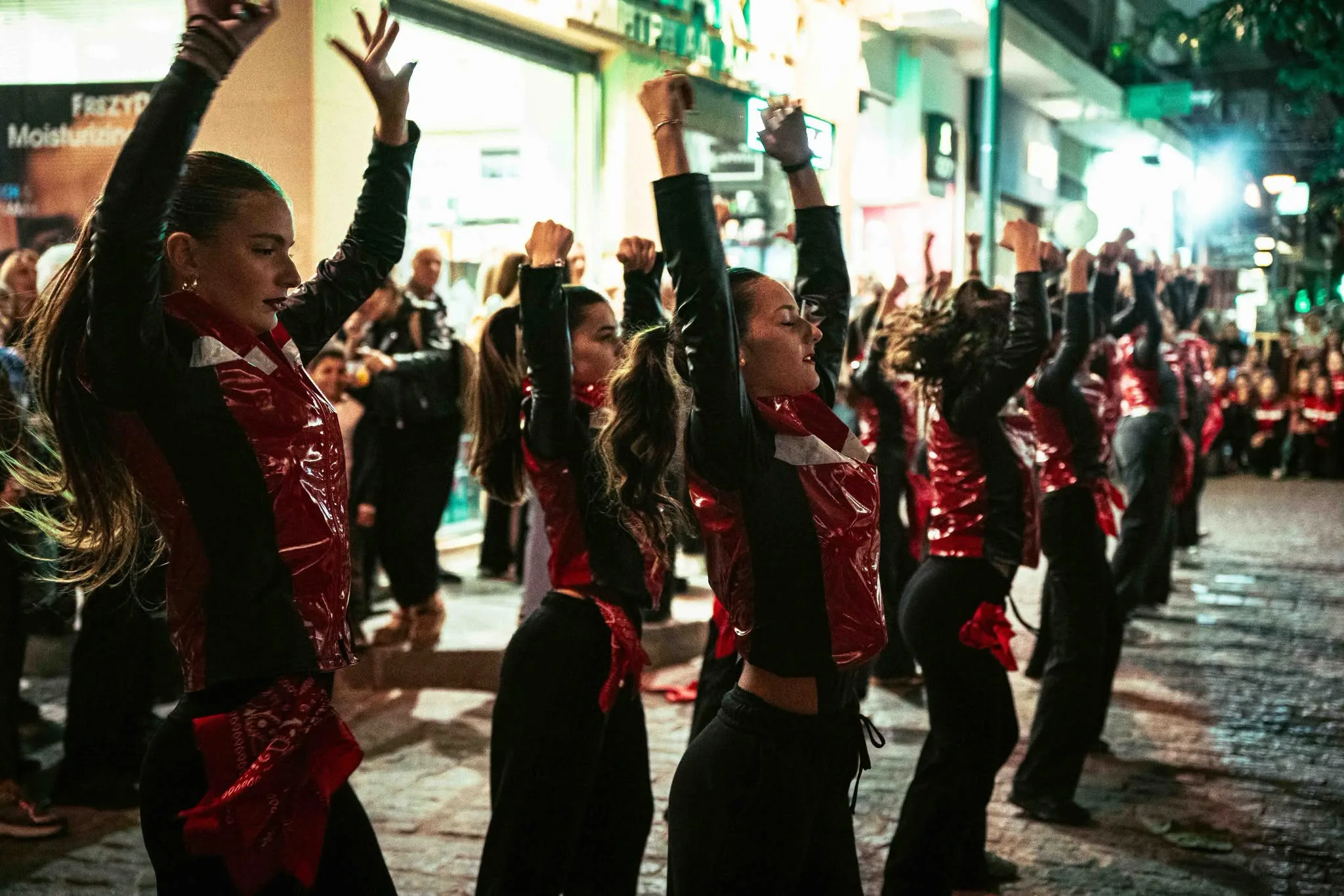Κοζάνη: Η Μακεδονομάχων πεζοδρομήθηκε με μουσική και υποδοχή πρωτοετών