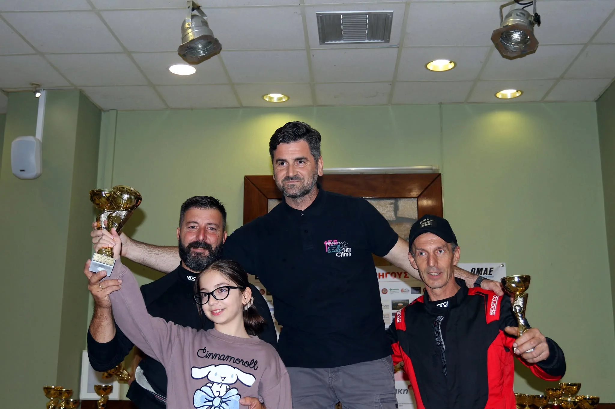 Αγωνιστικό αυτοκίνητο στη διαδρομή