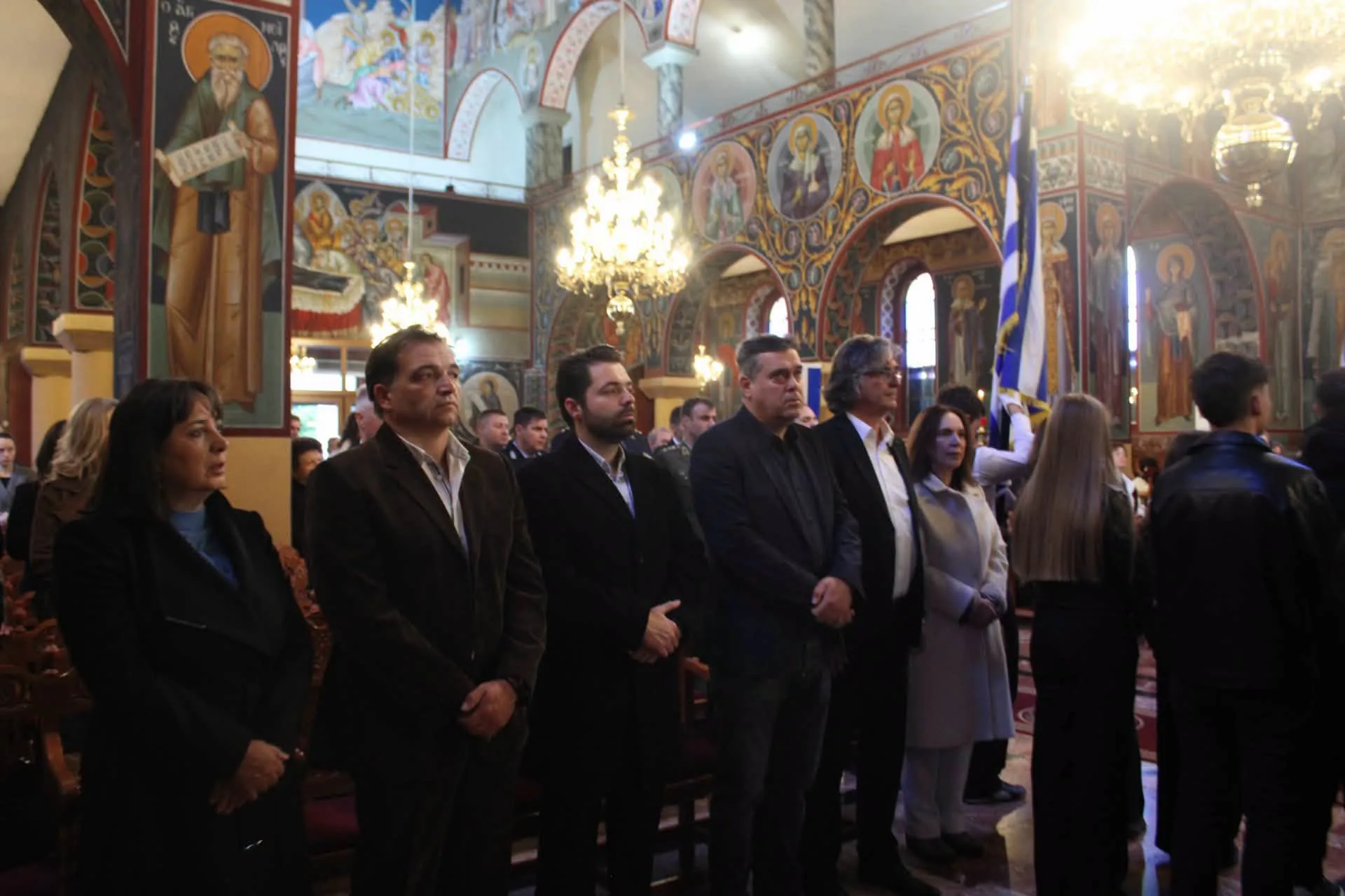 Σέρβια: Ματαιώθηκε λόγω βροχής η παρέλαση για την 28η Οκτωβρίου – Έγινε η κατάθεση στεφάνων
