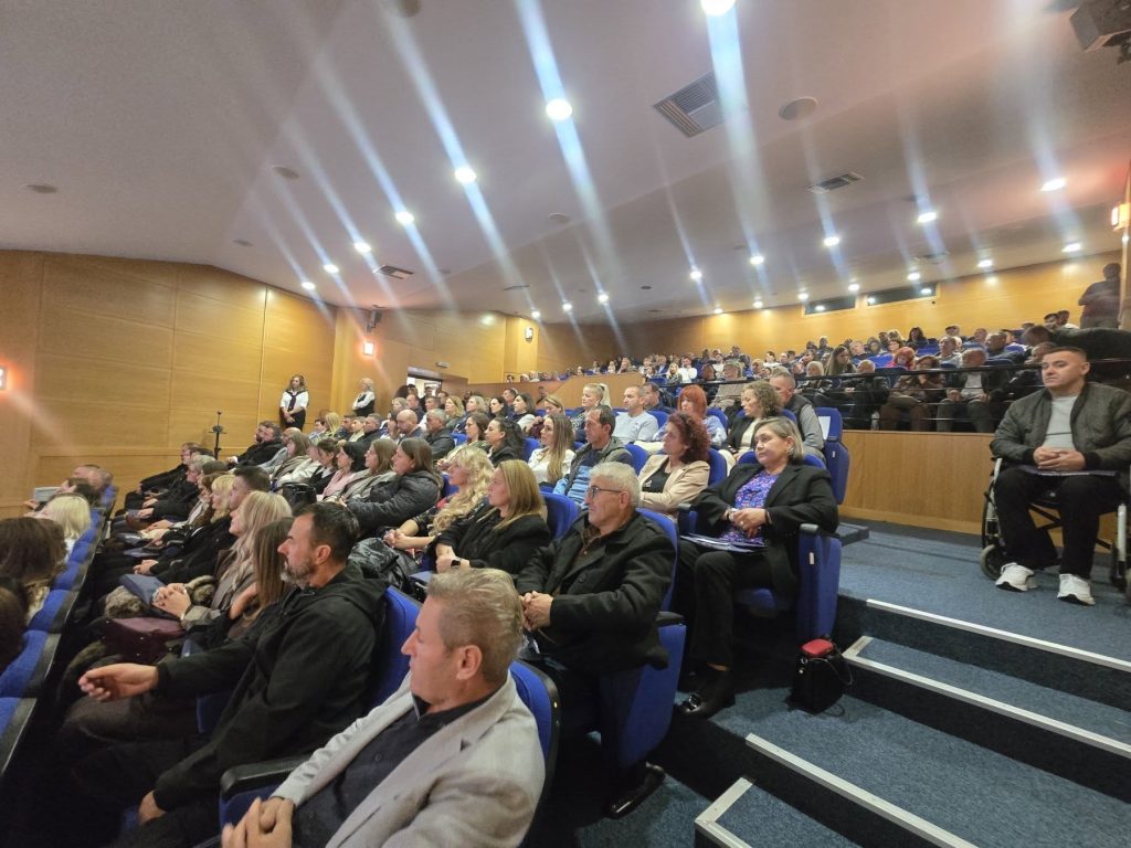 Κοζάνη: Αμανατίδης στην ορκωμοσία για την ελληνική ιθαγένεια – Συνάντηση με Δημήτρη Κάρναβο 1 Κοζάνη: Αμανατίδης στην ορκωμοσία για την ελληνική ιθαγένεια – Συνάντηση με Δημήτρη Κάρναβο