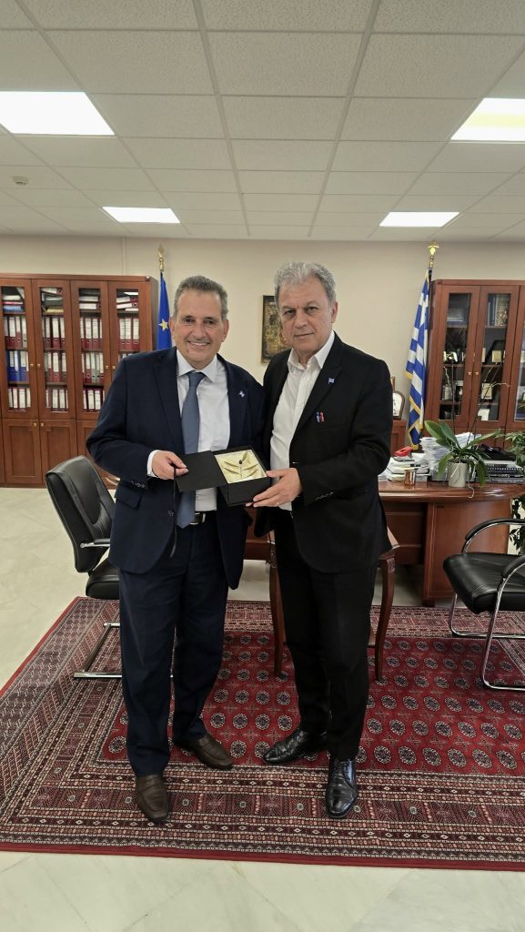 Κοζάνη: Αμανατίδης στην ορκωμοσία για την ελληνική ιθαγένεια – Συνάντηση με Δημήτρη Κάρναβο 4 Κοζάνη: Αμανατίδης στην ορκωμοσία για την ελληνική ιθαγένεια – Συνάντηση με Δημήτρη Κάρναβο