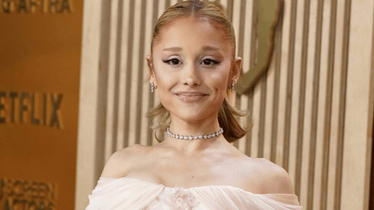 Ariana Grande: Βαθύ κόψιμο στο πόδι πριν από τις δύο τελευταίες συναυλίες της