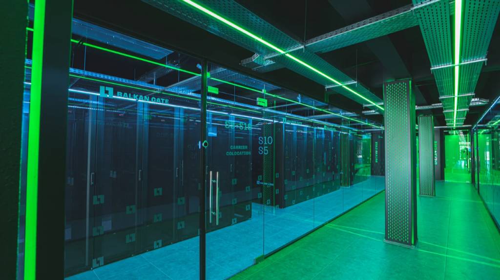 Big bang επενδύσεων σε πληροφορική, data center, τηλεπικοινωνίες