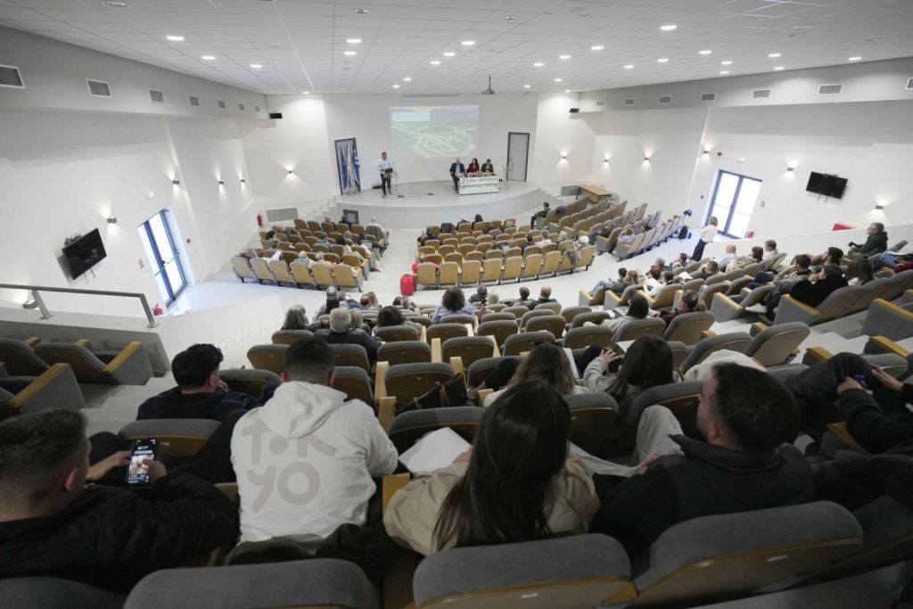 Κοζάνη: Αγροδασικά συστήματα και κλιματική ανθεκτικότητα στο 2ο Πανελλήνιο Συνέδριο 3 Κοζάνη: Αγροδασικά συστήματα και κλιματική ανθεκτικότητα στο 2ο Πανελλήνιο Συνέδριο