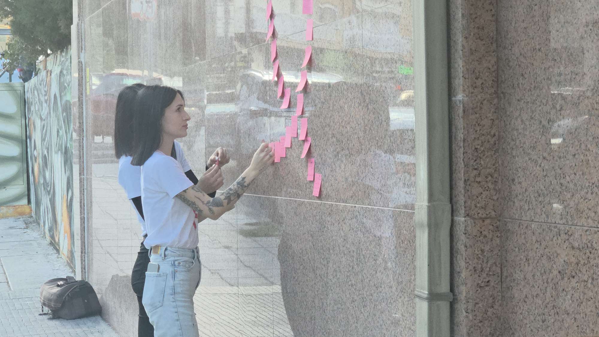 Κοζάνη: Ροζ μηνύματα στο Διαγνωστικό Κέντρο «Ιπποκράτης» για τον καρκίνο του μαστού
