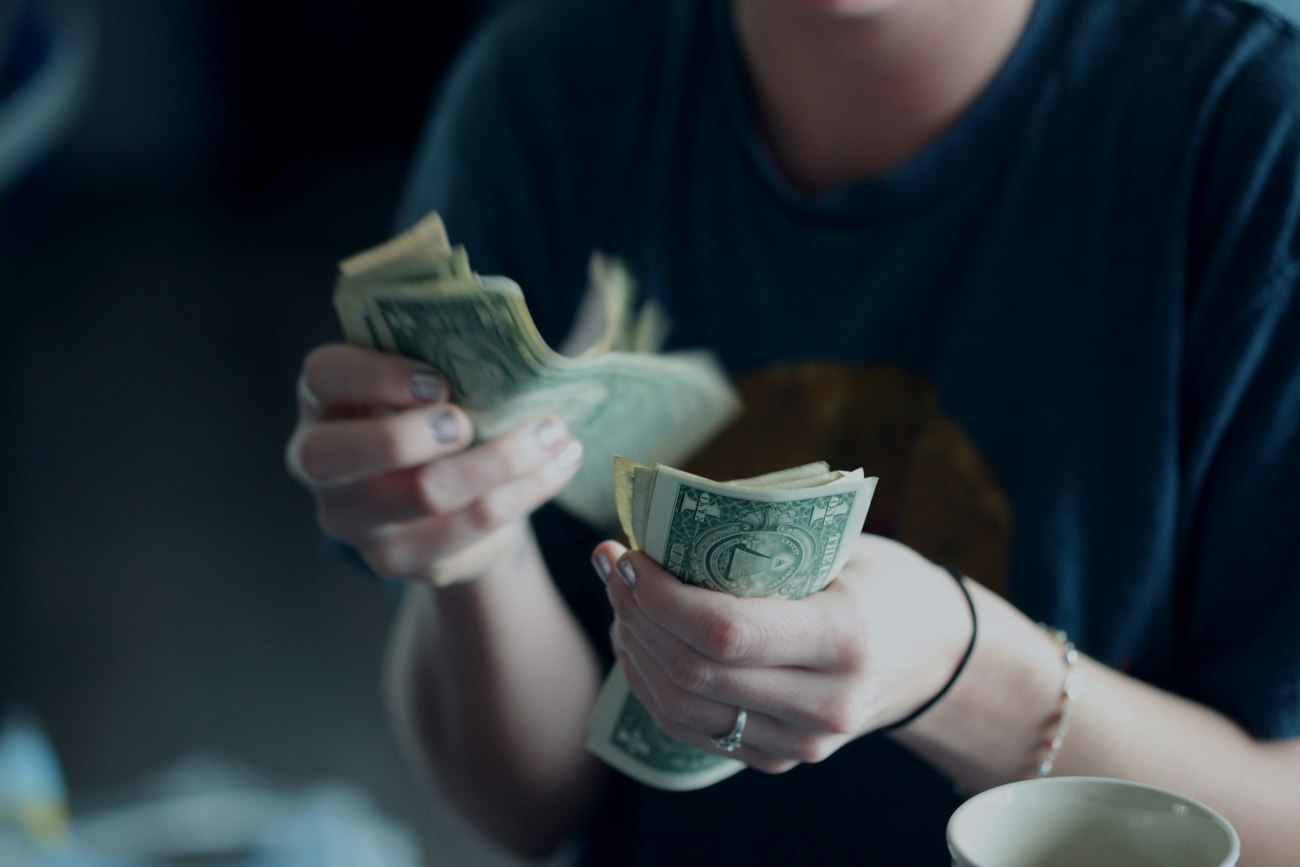 Friendflation: Όταν το πορτοφόλι καθορίζει τις σχέσεις 1 Friendflation: Όταν το πορτοφόλι καθορίζει τις σχέσεις