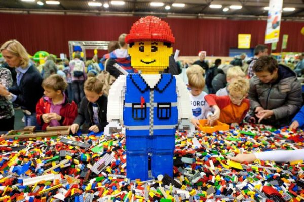 Lego: Πως σχεδιάζει να κάνει πιο πράσινα τουβλάκια