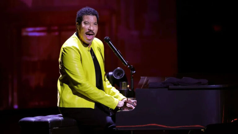 Lionel Richie: Στην εντατική για προληπτικούς λόγους μετά τη συναυλία στο Σεντ Λούις